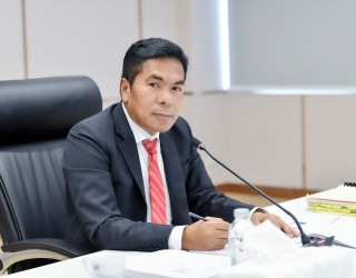 นายอาวุธ