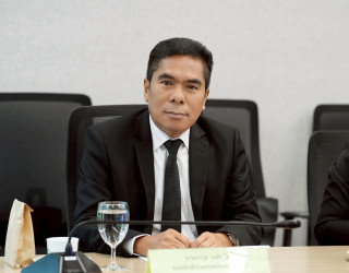 นายอาวุธ