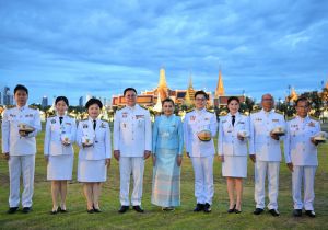 นางสาวกนิษฐา กังสวนิช รองอธิบดีกรมทรัพย์สินทางปัญญา  ร่วมพิธีจุดเทียนถวายพระพรชัยมงคลเนื่องในโอกาสวันเฉลิมพระชนมพรรษา  สมเด็จพระนางเจ้าสิริกิติ์ พระบรมราชินีนาถ พระบรมราชชนนีพันปีหลวง