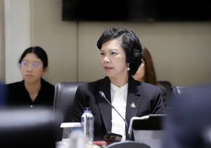 อธิบดีกรมทรัพย์สินทางปัญญา เข้าร่วมการประชุมหารือระหว่าง รองนายกรัฐมนตรีและรัฐมนตรีว่าการกระทรวงพาณิชย์ (นางศุภจี สุธรรมพันธุ์) กับปลัดกระทรวงกิจการเศรษฐกิจสมาพันธรัฐสวิส (นางเฮเลเนอ บุดลีเกอร์ อาร์ทิเอดา) และคณะนักธุรกิจสมาพันรัฐสวิส เกี่ยวกับแนวทางการข
