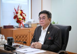 นายวิโรจน์ จงกลวานิชสุขรองอธิบดีกรมทรัพย์สินทางปัญญาประชุมหารือร่วมกับอดีตนายกสมาคมนักประเมินราคาอิสระไทย (TVA)(นายไพรัช มณฑาพันธุ)เกี่ยวกับการขับเคลื่อนโครงการ IP Finance & Valuation วันที่ 7 พฤษภาคม 2569 ณ กรมทรัพย์สินทางปัญญา