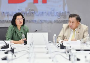 อธิบดีกรมทรัพย์สินทางปัญญาประชุมหารือร่วมกับสภาหอการค้าแห่งประเทศไทยเพื่อแลกเปลี่ยนความเห็นเกี่ยวกับร่างพระราชบัญญัติลิขสิทธิ์วันที่ 22 ตุลาคม 2568ณ กรมทรัพย์สินทางปัญญา