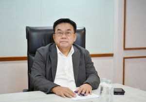 นายวิโรจน์ จงกลวานิชสุข รองอธิบดีกรมทรัพย์สินทางปัญญา หารือร่วมกับศูนย์ทรัพย์สินทางปัญญา  มหาวิทยาลัยสงขลานครินทร์ เกี่ยวกับการทำโครงสร้างความเข้มแข็งให้ธุรกิจ สำหรับผู้ประกอบการด้วยทรัพย์สินทางปัญญา