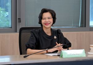 อธิบดีกรมทรัพย์สินทางปัญญา เข้าประชุมหารือร่วมกับ รองปลัดกระทรวงดิจิทัลเพื่อเศรษฐกิจและสังคม (นางสาวชมภารี ชมภูรัตน์) แนวทางการปิดกั้นเว็บไซต์ละเมิดฯ ตามมาตรา 20 (3) แห่ง พ.ร.บ. ว่าด้วยการกระทำความผิดเกี่ยวกับคอมพิวเตอร์ วันที่ 20 ตุลาคม 2569 ณ สำนักงา