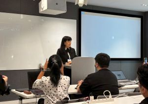 นางสาวพริ้วแพร ชุมรุม รองอธิบดีกรมทรัพย์สินทางปัญญา เป็นประธานเปิดงานสัมมนาเชิงปฏิบัติการ (Workshop) ภายใต้หัวข้อ  “AI Policy and Skilling Lab Thailand: AI for Creative SMEs”