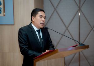 นายอาวุธ วงศ์สวัสดิ์ รองอธิบดีกรมทรัพย์สินทางปัญญาเป็นประธานกล่าวเปิดการอบรมเกี่ยวกับวิธีการแยกแยะสินค้าที่ละเมิดเครื่องหมายการค้ากับสินค้าของแท้ วันที่ 12 มิถุนายน 2569 ณ โรงแรมแกรนด์ริชมอนด์