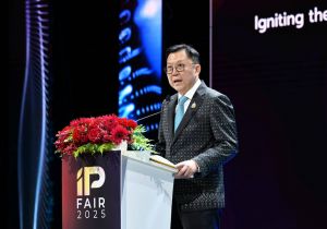 กระทรวงพาณิชย์โดยกรมทรัพย์สินทางปัญญา  ร่วมกับบริษัท เมติคูลี่ จำกัด ผู้ผลิตกระดูกเทียมและอุปกรณ์ช่วยผ่าตัด  ช่วยเหลือทหารแนวหน้าที่ได้รับบาดเจ็บ จากเหตุการณ์ชายแดนไทย–กัมพูชา