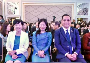 นางสาวกนิษฐา กังสวนิช รองอธิบดีกรมทรัพย์สินทางปัญญา  เข้าร่วมพิธีบันทึกข้อตกลงความร่วมมือในการรับแจ้งปัญหา และข้อแสนอแนะของประชาชน ผ่านระบบ MOC FONDUE