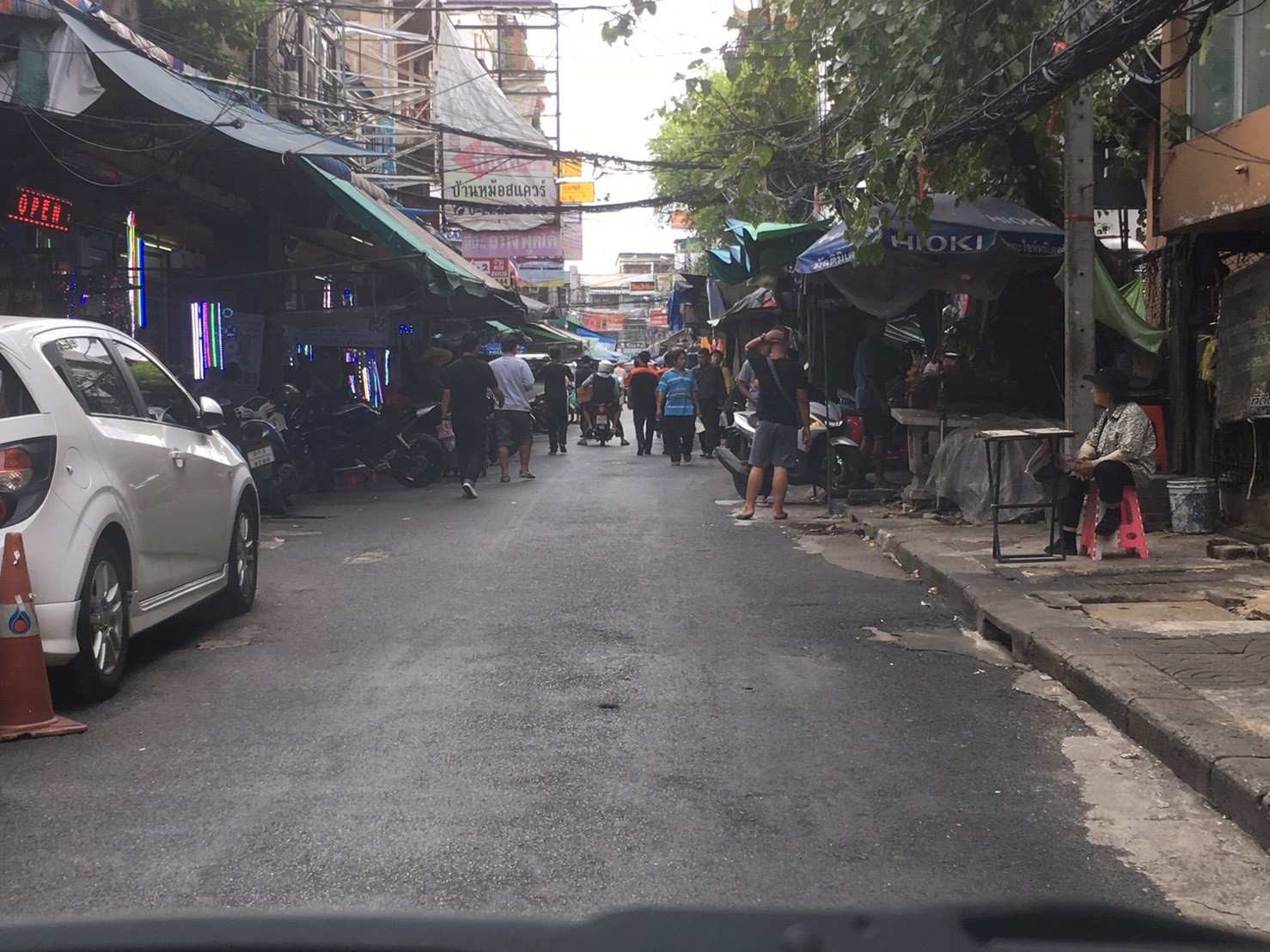 25th September 2017 Inspections at Baan Mo Market and The Old Siam Plaza No IPR Infringement at Baan Mo Market and The Old Siam Plaza