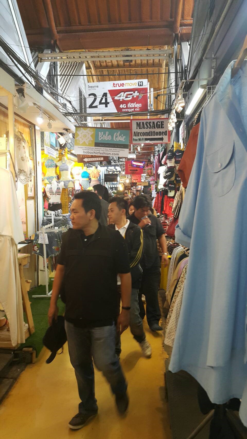กรมทรัพย์สินทางปัญญา ลงพื้นที่ตรวจสินค้าละเมิด ตลาดนัดสวนจตุจักร