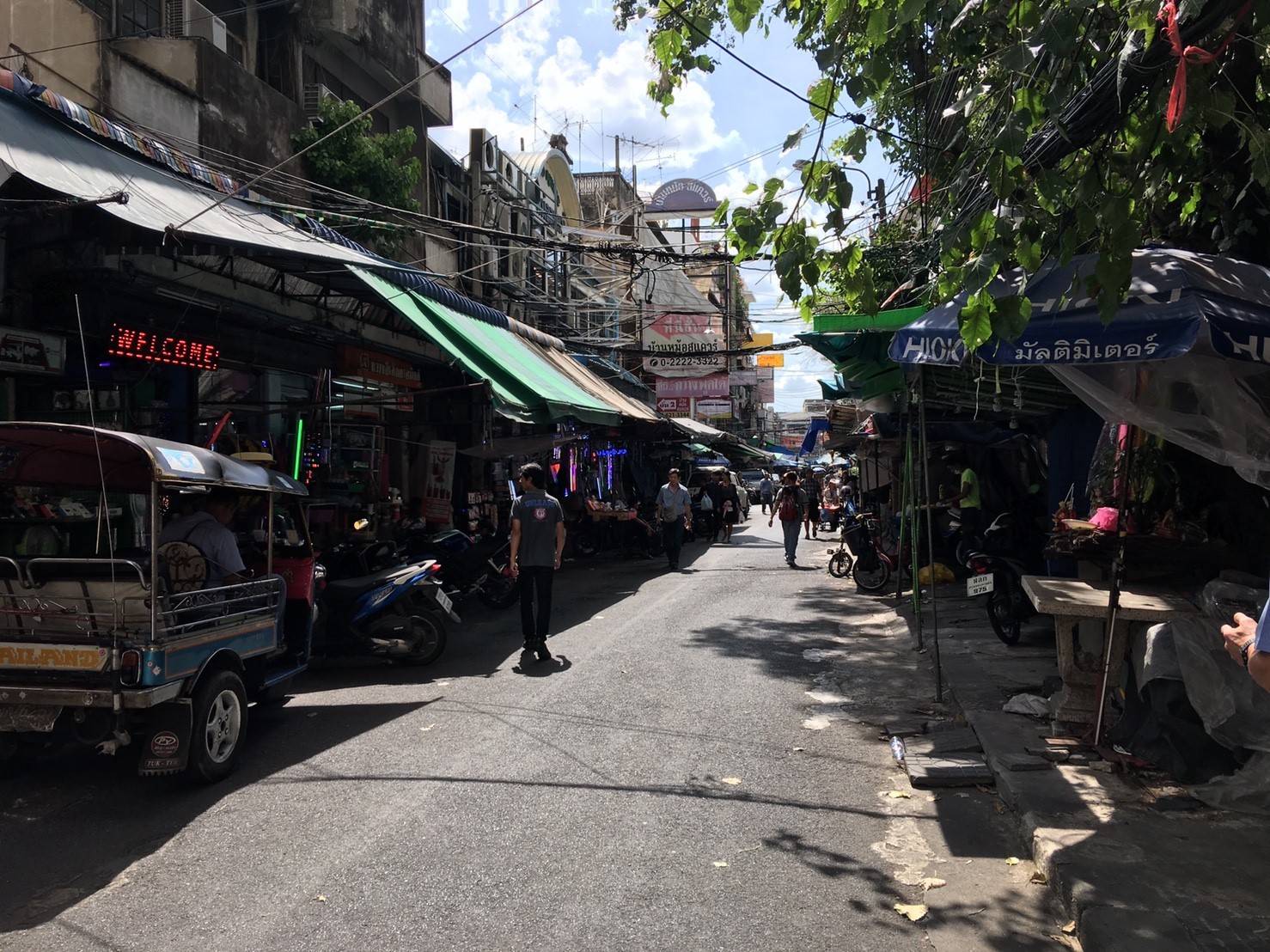 No Infringement at Baan Mo Market  and The Old Siam Plaza
